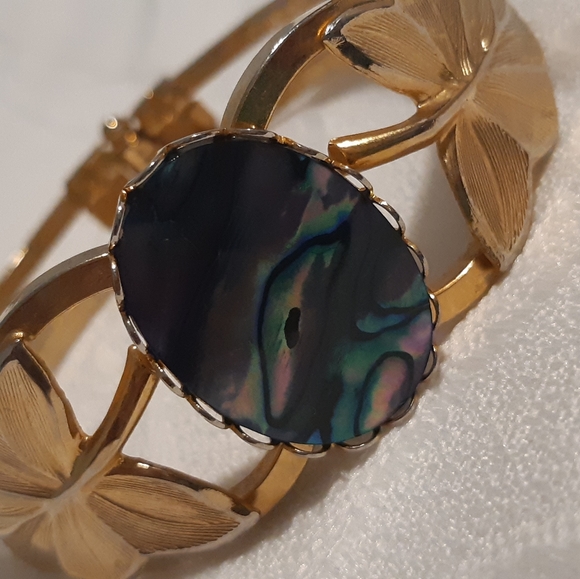 Vintage Gold Tone, Rainbow Abalone Bracelet With Leaf Pattern - Picture 5 of 14